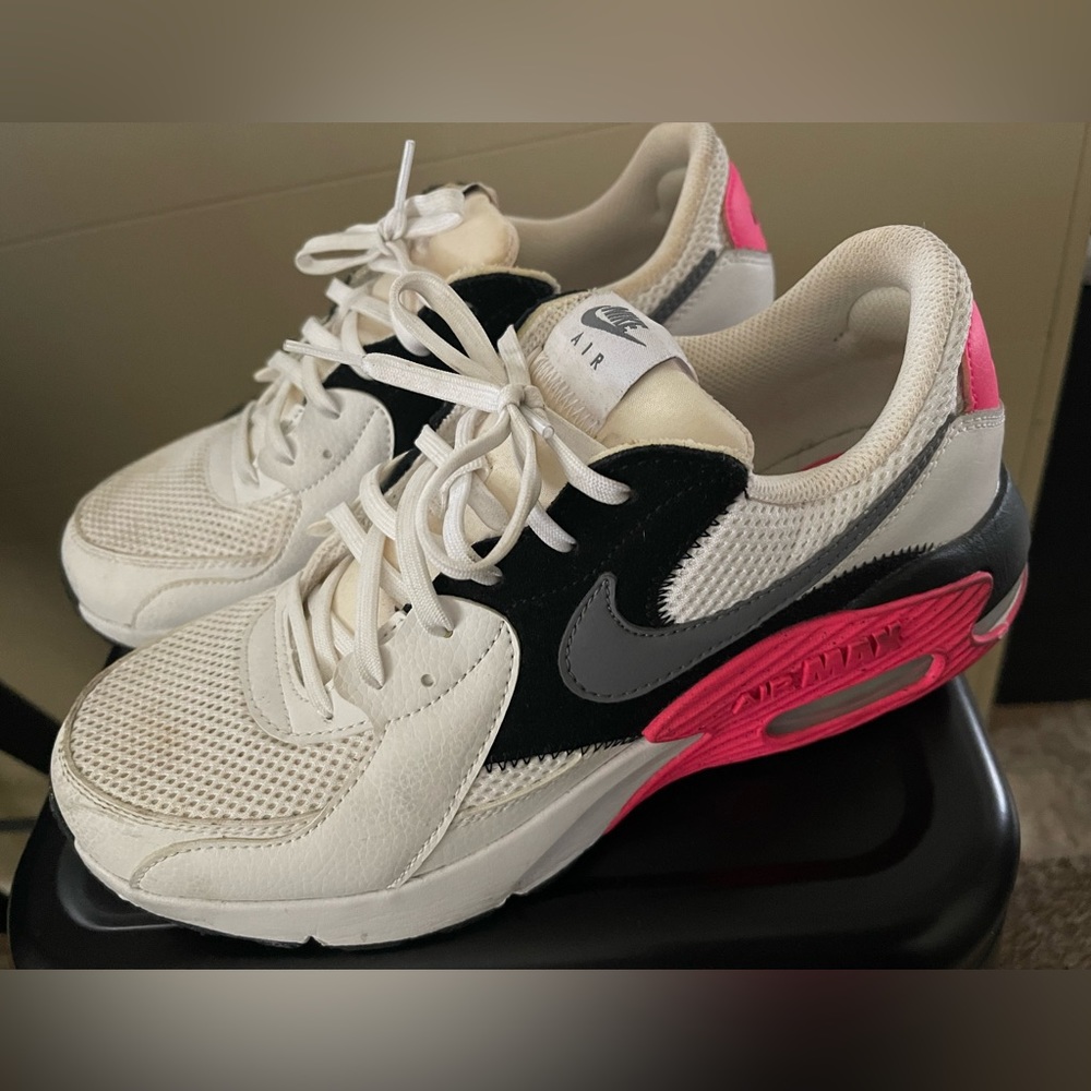 Women’s Nike Airmax